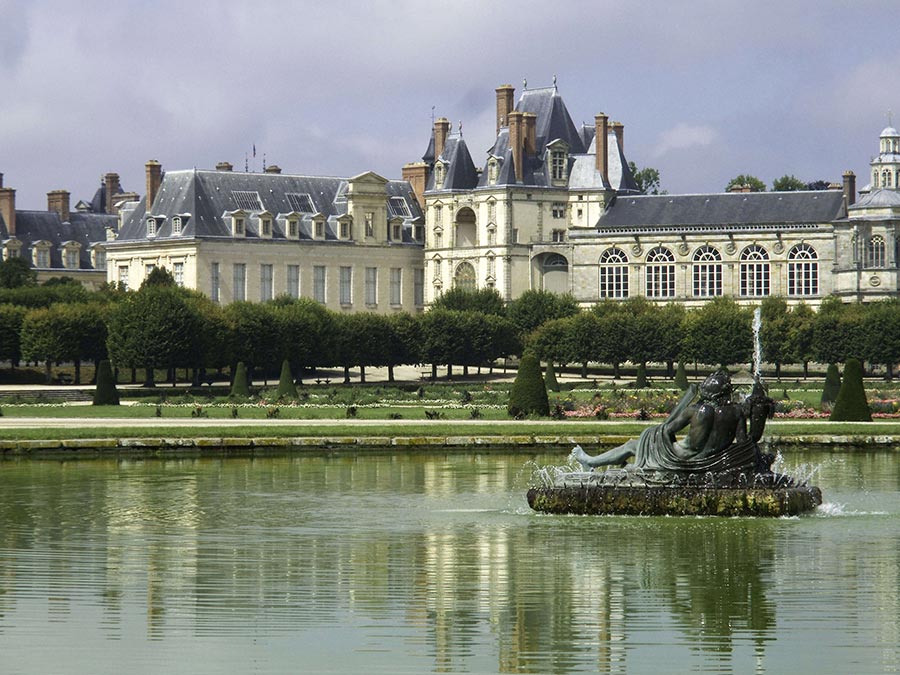 Chateau de Fontainebleau from Paris, Plus Ticket, Audio Guide 2023